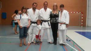 Pitu y Sergio con sus familias en el Milagro León 2015