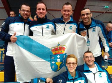Pitu, Jorge, Alberto, Dani, Sofia y Sergio. Los judokas y técnicos de A.D. Judo Ferrolterra participaron el el Mundial de Veteranos 2015